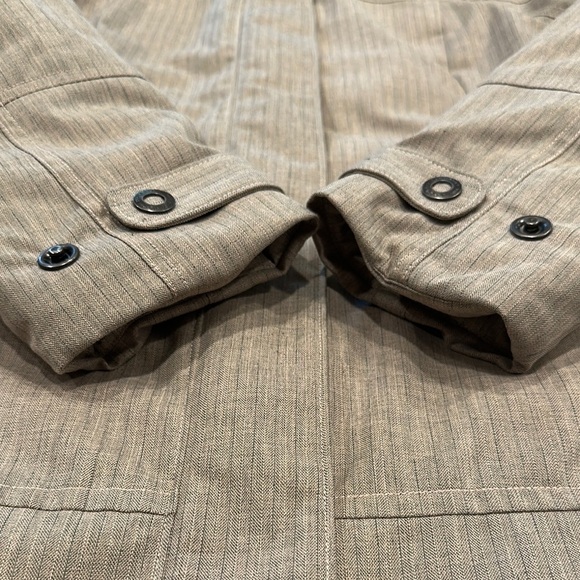 Prana Beige Hooded Coat with Pink Lining in Excellent Condition - Picture 3 of 7